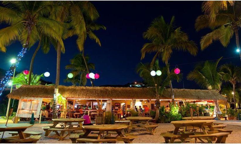 Bolongo Bay Beach Resort Exterior foto